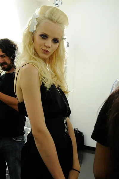 Look 15